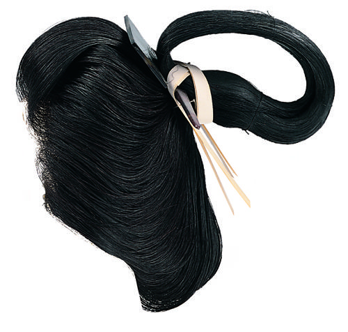勝山髷　承応～明暦（1652～1658）
下げ髪を曲げて輪を作った髪形。
