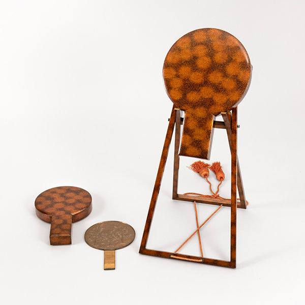 梨地蒔絵鏡掛・鏡箱（大小）、南天柄鏡